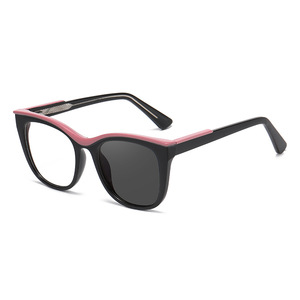 Gafas de sol fotocromáticas estilo ojo de gato para mujer con protección UV400, montura de plástico y metal, clasificación 2. - Product Image 3