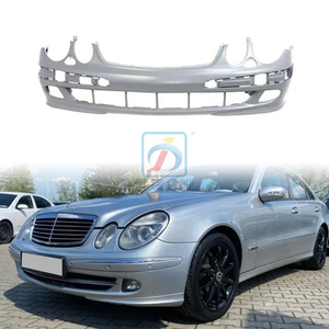 Pare-chocs avant en fibre de carbone autoclavée pour <span class=keywords><strong>Mercedes</strong></span> Benz W211 <span class=keywords><strong>Classe</strong></span> E, surface brillante neuve, découpes pour feux antibrouillard, installation par visser. - Product Image 3