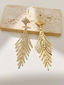 أقراط أنيقة مطلية بالذهب من حجر الراين الهندسي على الطراز الأوروبي وأمريكي ، فاخرة فاخرة خفيفة من أوراق الشجر - Product Image 6