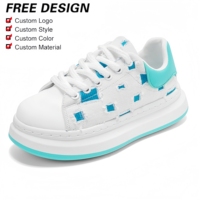 Chaussures de sport en toile blanches avec logo personnalisé, chaussures de skate décontractées à semelle épaisse blanches, adaptées aux marques privées conçues sur mesure