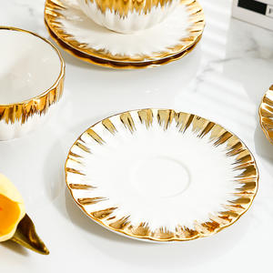 Juego de taza y platillo de cerámica con borde dorado nórdico, tazas de té inglesas europeas pequeñas de lujo para el hogar - Product Image 6