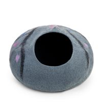 Niche pour chat en feutre de laine fait main, forme œuf, base grise, cœur rose, naturelle et fermée, avec doublure intérieure foncée