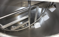 Mélangeur à cuve chauffante en acier inoxydable SUS304 pour sauce chili, avec moteur/boîte de vitesses/roulement, pour usines de transformation de confitures et de légumes