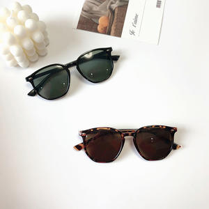 Lunettes de soleil unisexes irrégulières, monture verte, verres en acrylique, protection UV 100%, type 3, pour activités de plein air et mode - Product Image 4