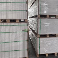 Panneau en mousse PVC Celuka blanc durable 12mm 15mm 18mm, feuille plastique résistante à l'eau pour meubles de salle de bain