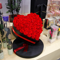 Kotak Mawar Awet Bentuk Hati 50 Bunga Kering Tahan 3-5 Tahun Hadiah Dekoratif untuk Hari Valentine Hari Ibu