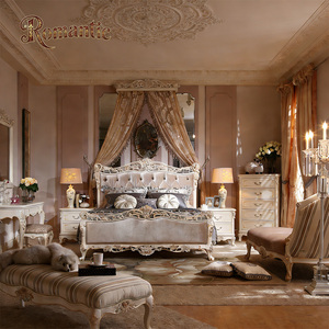 Juego de Muebles de Dormitorio de Lujo Estilo Palacio Europeo con Cama de Madera Maciza Tallada a Mano y Cabecera Tapizada para Interiores de Villa - Product Image 1