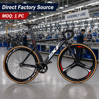 Vélo de montagne avec cadre en aluminium, roues intégrées en trois parties, pneus à flancs jaunes, vélo de course intérieur pour adultes
