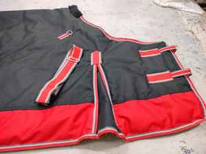 ผ้าคลุมม้าขายดีที่สุด ผลิตจากวัสดุทนทาน มีสีให้เลือกตามสั่ง สำหรับใช้กับม้า - Product Image 6