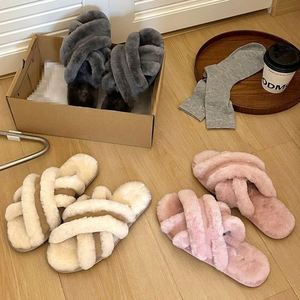 Pantoufles en coton luxueuses et confortables de haute qualité, pantoufles en fourrure pour femmes, sandales moelleuses et chaudes pour hommes - Product Image 5