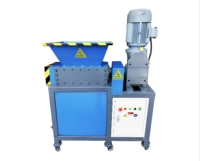 Broyeur automatique de déchets plastiques en acier inoxydable avec moteur en alliage, engrenage et roulement, machine de granulation de déchets plastiques