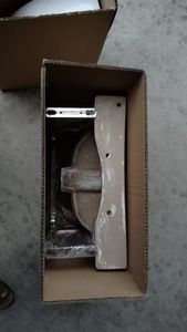 Lavabo de Cerámica Moderno Colgante de Pared con Estante para Uso en Hoteles y Apartamentos Pequeños - Product Image 5