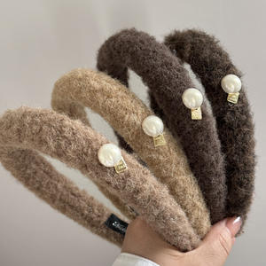 Bonita diadema de plástico cubierta de tela esponjosa de Color marrón, diadema de perla Simple para chicas <span class=keywords><strong>jóvenes</strong></span>, diadema peluda cálida - Product Image 1