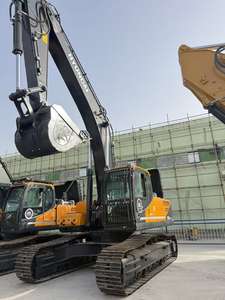 Excavatrice sur chenilles d'occasion Hyundai 305LC-9T du Japon, modèle 2024, 30 tonnes avec moteur, excellent état - Product Image 2