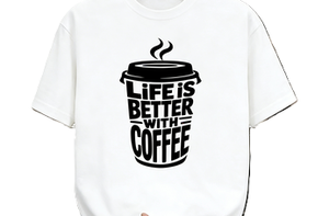 T-shirt 100% cotone 180g casual unisex con <span class=keywords><strong>grafica</strong></span> 'Life Is Better With Coffee Cup', citazione per amanti della caffeina e baristi, <span class=keywords><strong>tipografia</strong></span> - Product Image 4