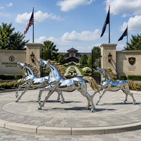 Sculpture de cheval au galop doré, en acier inoxydable poli, moderne, or et argent, décoration de jardin extérieur