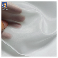 YX446 kualitas tinggi kepadatan tinggi menebal 70 Gsm poliester putih kain Organza untuk Model gaun Catwalk