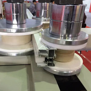 Máquina de Doblado de Ventanas de Aluminio con Servo CNC para Perfiles de PVC UPVC a Buen Precio - Product Image 5