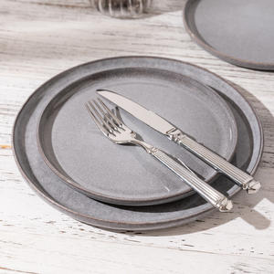 <span class=keywords><strong>Service</strong></span> de table en grès Halo Edge de <span class=keywords><strong>12</strong></span> pièces, assiettes à dîner, bols, passe au micro-ondes et au lave-<span class=keywords><strong>vaisselle</strong></span>, design minimaliste <span class=keywords><strong>pour</strong></span> 4 <span class=keywords><strong>personnes</strong></span>, gris - Product Image 5