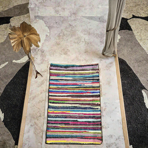 Alfombra de Fieltro Tejida con Agujas de Algodón, Reversible, Antideslizante, Lavable y Acolchada para Uso en el Hogar o el Automóvil - Product Image 3