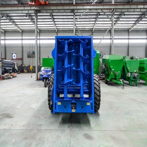 El esparcidor <span class=keywords><strong>de</strong></span> estiércol <span class=keywords><strong>de</strong></span> <span class=keywords><strong>tractor</strong></span> <span class=keywords><strong>de</strong></span> dos ejes uniforme y eficiente se utiliza para esparcir fertilizante en grandes áreas <span class=keywords><strong>de</strong></span> la granja - Product Image 4