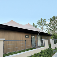 Maisons préfabriquées en verre hexagonales imperméables professionnelles sur mesure, grandes tentes de glamping de luxe, tentes de safari pour hôtels de luxe, tentes de villégiature