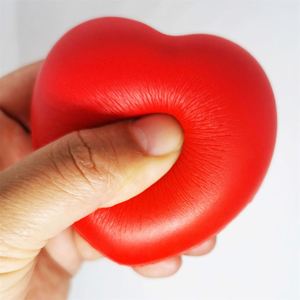 Balles anti-stress personnalisées en forme de cœur, jouets en mousse PU, balles anti-stress en forme de cœur à presser avec votre propre logo - Product Image 4