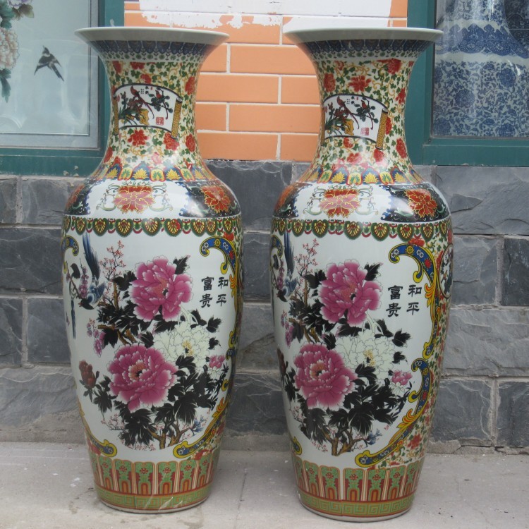 時代を超越したエレガンス。空間を彩る手作りの 背の高い陶器花瓶