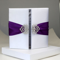 Boîte d'invitation de mariage en soie de luxe ruban exquis boucle de diamant boîte d'invitation à couverture rigide exquise musique croix Style ange