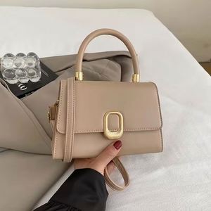 Sac à bandoulière léger et tendance pour femme, avec fermeture éclair, motif géométrique brodé personnalisé pour le jour du match - Product Image 5