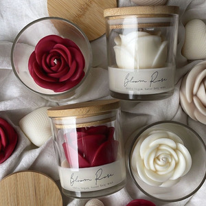 เทียนหอมจากขี้ผึ้งถั่วเหลืองธรรมชาติ เป็นมิตรต่อสิ่งแวดล้อม หรูหรา พร้อมฉลากพิมพ์ลายตามสั่ง บรรจุในขวดแก้ว เหมาะสำหรับสตูดิโอโยคะเพื่อการผ่อนคลาย - Product Image 3