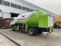 Nouveau camion-citerne GPL HOWO 4X2 10000-14000L pour le transport et la ravitaillement de gaz propane liquide