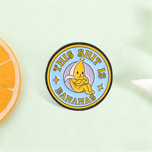 Pin esmaltado de plátano azul y amarillo con letras impresas, broche redondo para decoración de uso diario - Product Image 3