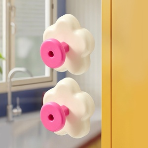 <b>Support</b> OEM <b>Flower</b> Shapes Wall Hook Multi Colored Suction Cup No Punching Adhesive Hooks Multifunctional Kitchen Adhesive Hook - Product Image 6