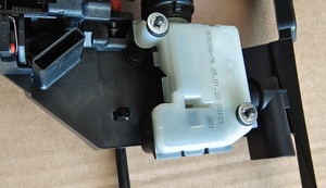 Meccanismo di Chiusura Automatica <span class=keywords><strong>per</strong></span> Porte con Sistema Soft Close <span class=keywords><strong>per</strong></span> Lamborghini Aventador LP700, Codice Parte 470839015 471837015B - Product Image 5