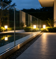 Profilé de balustrade en verre avec base en aluminium noir pour balcon d'hôtel et escalier extérieur