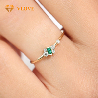 VLOVE Fabricant de bijoux en émeraude Bijoux de créateur haut de gamme Bague en émeraude baguette inclinée en or 14 carats