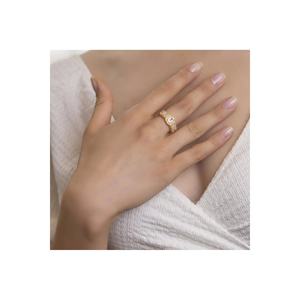 Anillo de Boda de Oro de 22 Quilates con Cinco Piedras Baguette - Product Image 1