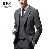 Ensemble de costume trois pièces rayé pour homme avec gilet, épingle de revers, poignets décoratifs, pour bureau et cérémonie, coupe ajustée, en laine/polyester