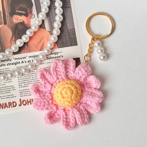 Thiết kế Crochet hướng dương dệt kim Crochet hoa <span class=keywords><strong>Keychain</strong></span> điện thoại túi phụ kiện các cặp vợ chồng khác dễ thương ngọc trai macrame hoa <span class=keywords><strong>Keychain</strong></span> - Product Image 4