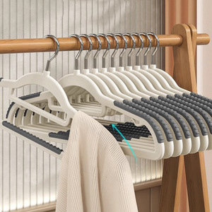 Percha de plástico que no deja marcas con diseño de boca de pez, antideslizante para ropa húmeda y seca, percha de doble posición, para el hogar - Product Image 1