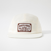Casquette 5 panneaux en coton blanc pur de qualité supérieure, personnalisée, avec patch tissé et visière plate, idéale pour le camping – Vente directe usine