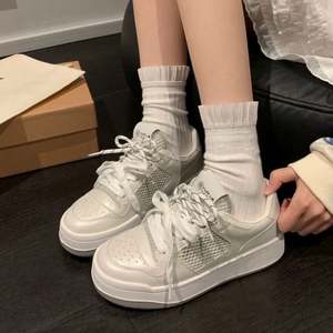 Chaussures de marche rétro été-automne, nouvelles baskets décontractées à bout rond pour étudiantes, polyvalentes, à semelle épaisse - Product Image 1