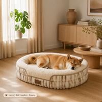 Lit de luxe pour animaux de compagnie Fancie en gros, ovale, en mousse orthopédique alvéolée, avec coussin de soutien en peluche, housse imperméable et patch en cuir, tailles S M L XL, OEM