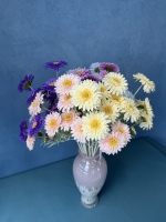 Meistverkaufte 6-Köpfige Seiden-Glückschrysanthemen Künstliche Blumen Lebendiger Farbstrahl Blumenstrauß für Heim- und Bürodekoration