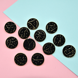 Creativo personalizzato 12 costellazione spilla distintivo segno personalizzato metallo zodiaco smalto pin set per zaino - Product Image 5