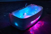 Vente chaude Intérieur Baignoire De Massage Autoportante Massage jet D'eau Acrylique Spa Bain À Remous Air Jet Baignoire De Massage