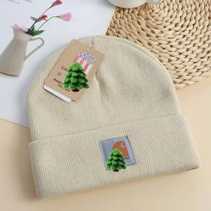 หมวกบีนนี่แฟชั่นยุโรปและอเมริกา ถักลายปัก 3 มิติ ขนาดสั่งทำได้ สำหรับฤดูใบไม้ร่วง ฤดูหนาว ให้ความอบอุ่นหรือเหมาะกับอากาศหนาว - Product Image 4