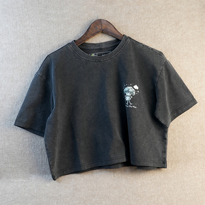 T-Shirt Vintage alla Moda, Crop Top, Vestibilità Ampia, Collo Tondo, Manica Corta, 100% Cotone Traspirante - Product Image 1