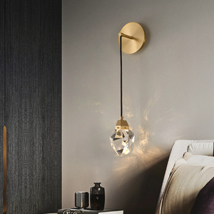 Lampe de chevet postmoderne nordique en cuivre massif, lampe murale minimaliste de luxe en cristal pour salon - Product Image 4